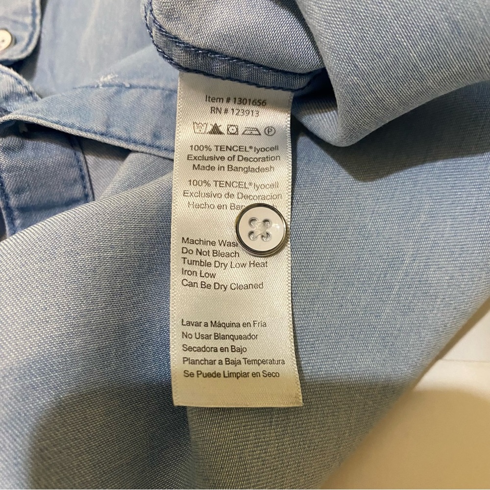 31. ⭐️JACHS Girlfriend Light Blue Button Down Sleeveless Shirt - Picture 6 of 8